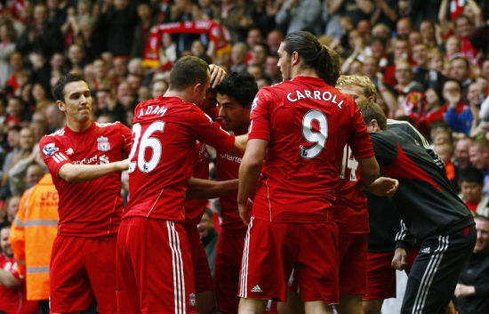 中场球员的职责是什么？