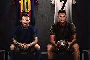 记者：丘库埃梅卡本人很想回到多特，但后者对其伤病史有顾虑