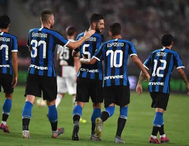 意媒：因西涅优先考虑加盟拉齐奥，他正等待俱乐部的明确信号