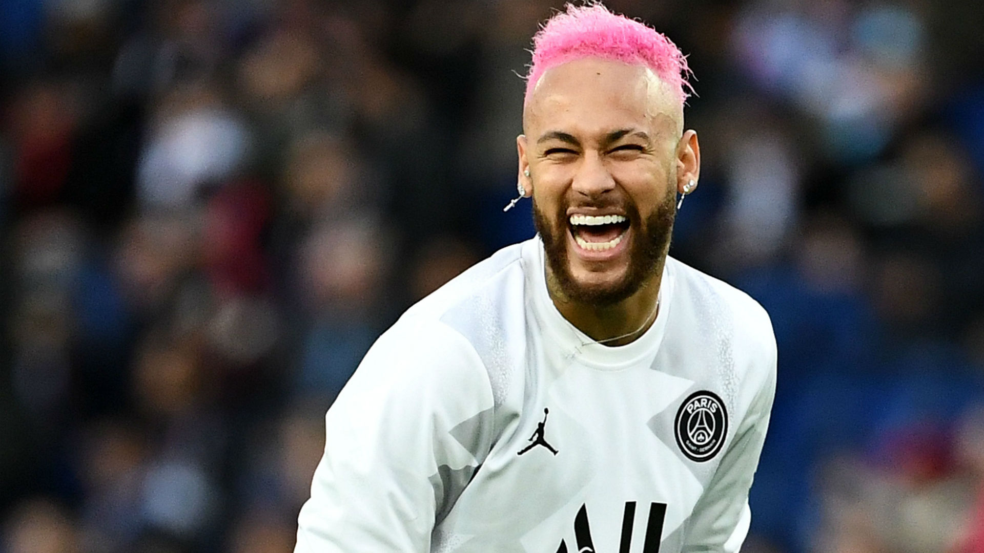 亚泰官方：寒潮来袭，长春亚泰队备战训练转至室内足球馆