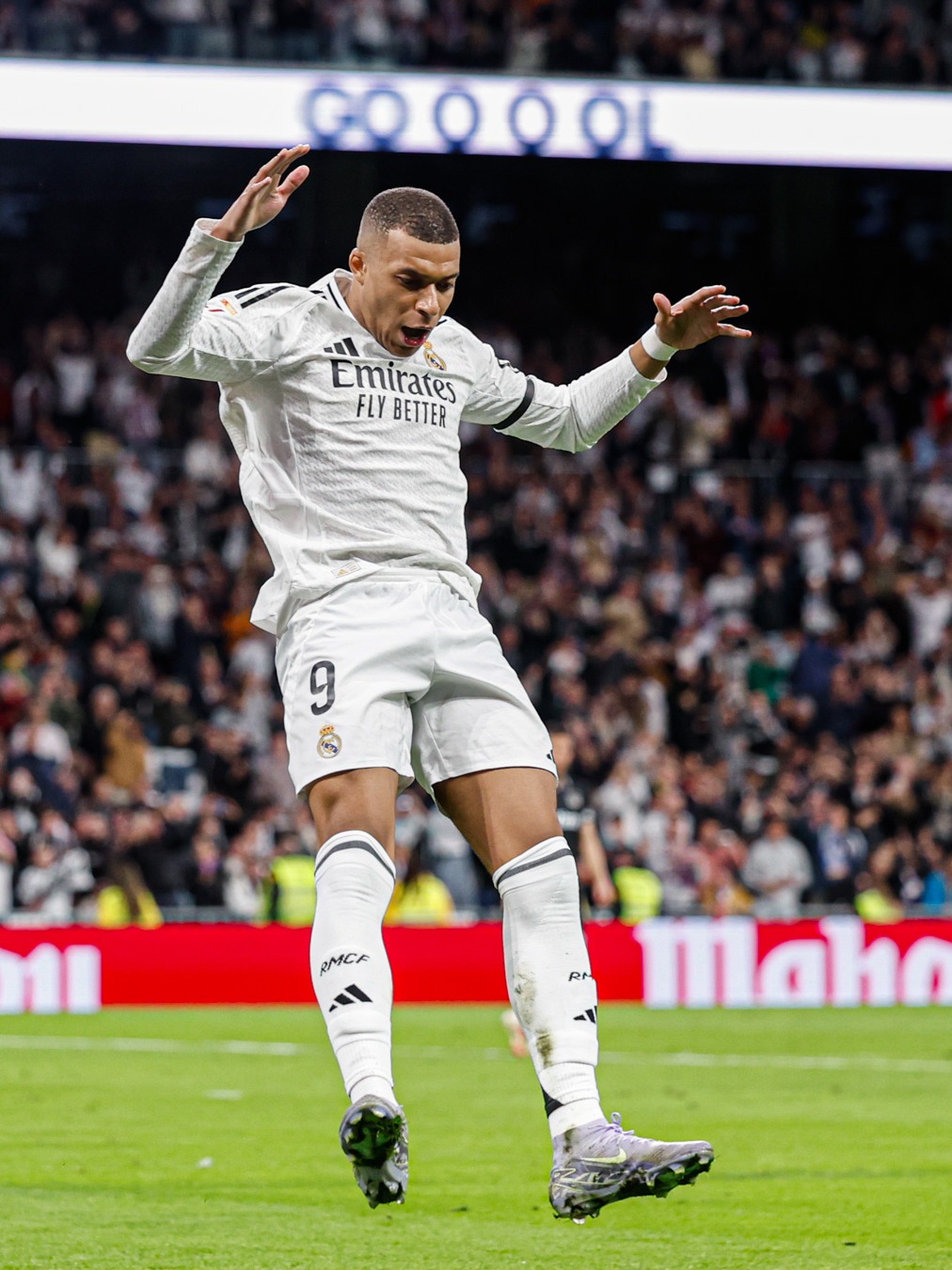 NBA战报：康宁汉姆23分6板12助，活塞124-112击败雄鹿