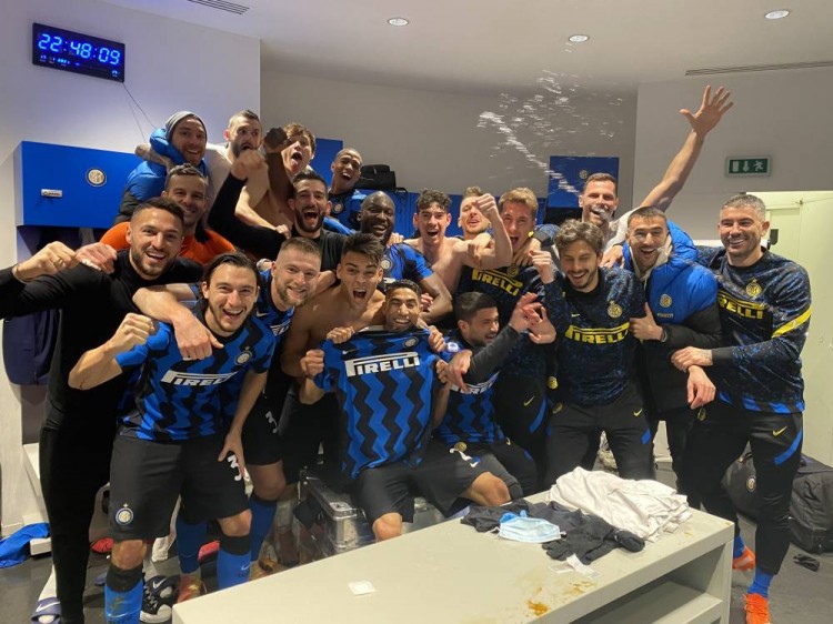 16：00 LCK决赛！Faker向着第十冠冲刺！管泽元预测反向毒奶？